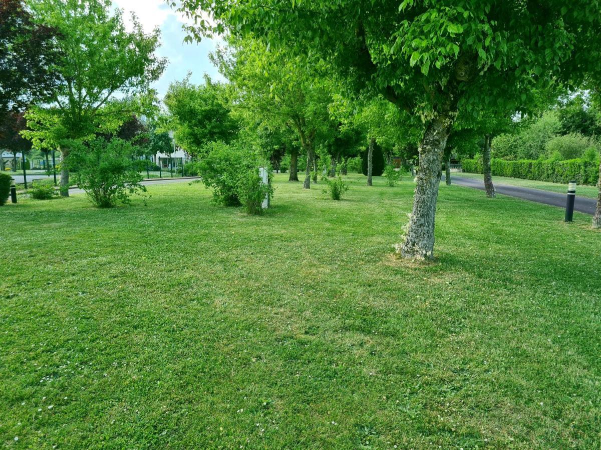 Resort & Camping - Val De Braye Bessé-sur-Braye Εξωτερικό φωτογραφία