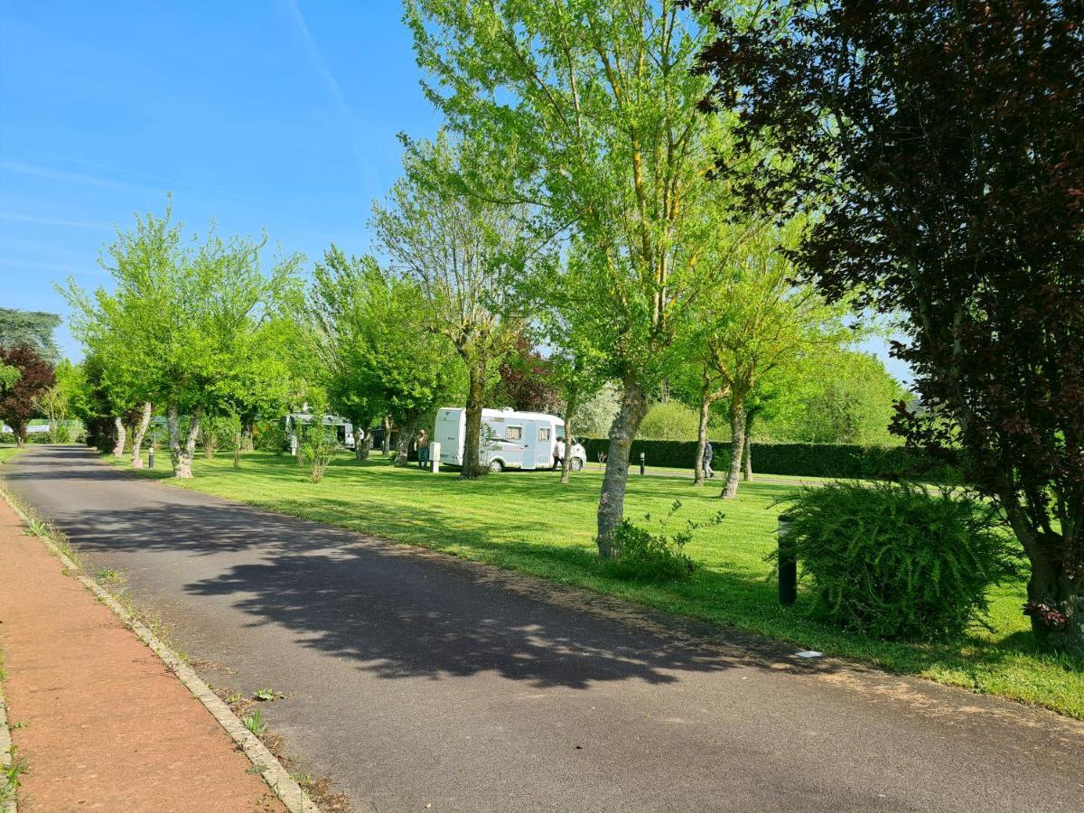 Resort & Camping - Val De Braye Bessé-sur-Braye Εξωτερικό φωτογραφία